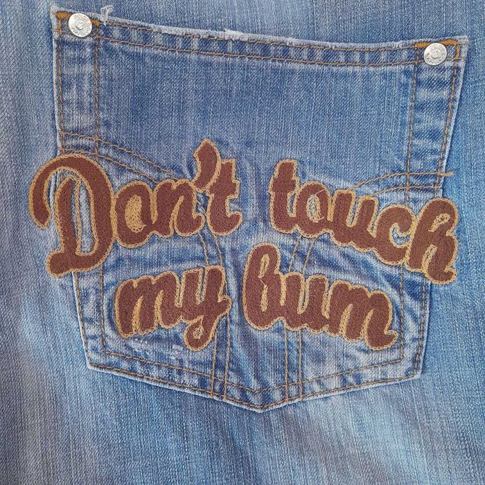 Джинсы Dolce & Gabbana  Don"t Touch My Bum  / W33