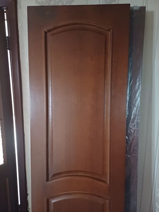Двери межкомнатные ( массив дерева, Беларусь)