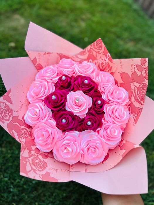 Buchet trandafiri din satin