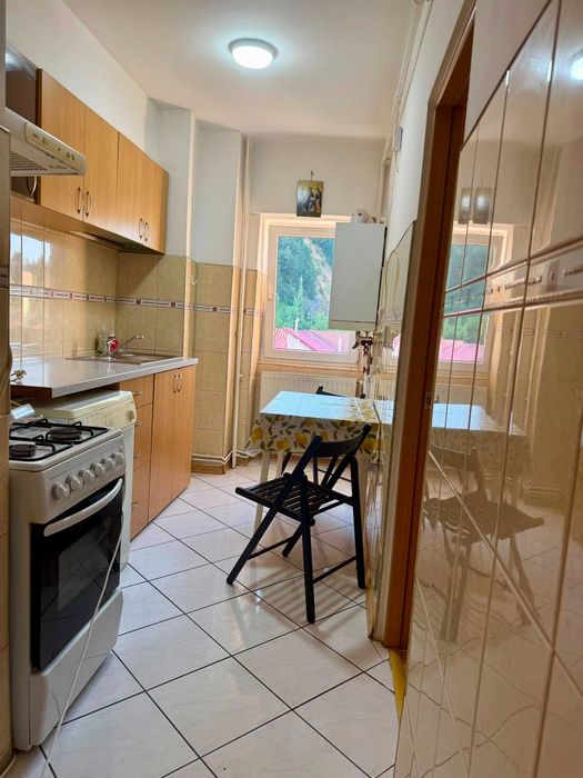 Închiriere Garsonieră Decomandată – Zonă Răcădău (Bld. Muncii) | Vedere spre Tâmpa