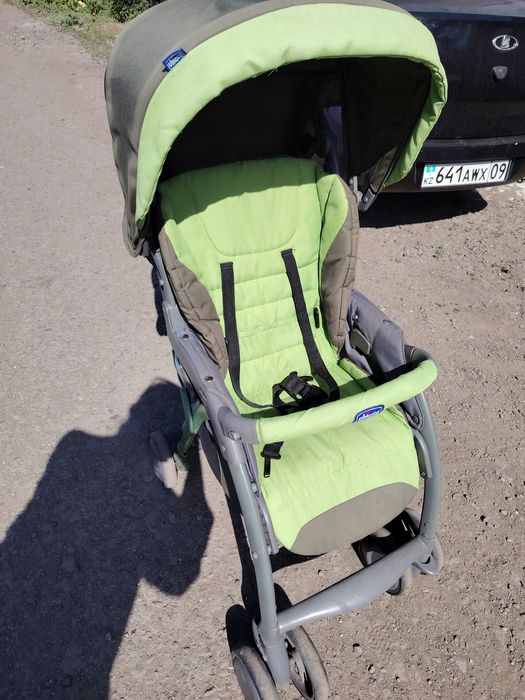Коляска Chicco...