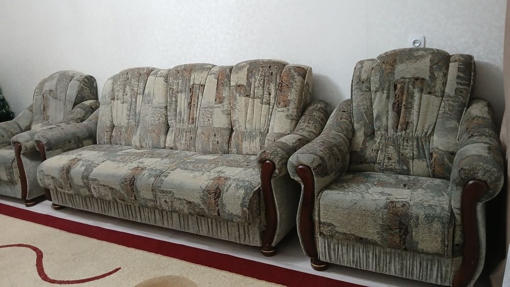 Продам диван б/у.