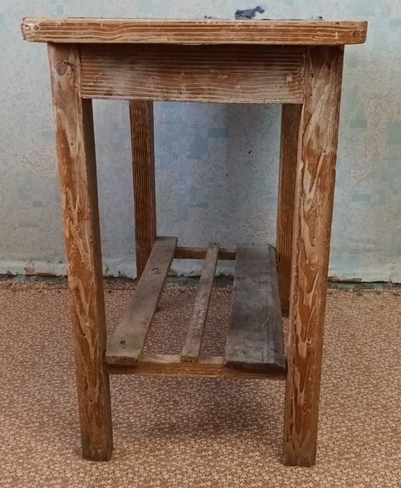 Журнальный столик времен СССР