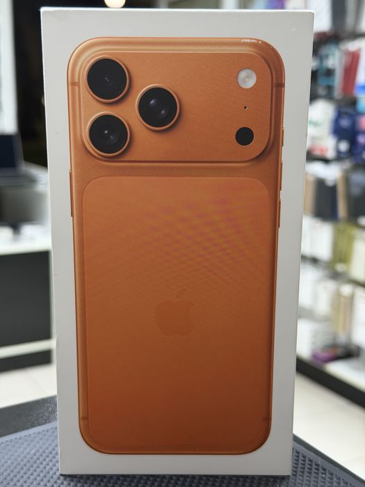 Apple iPhone 17 Pro Max Cosmic Orange 256GB КатоНов 1г Гаранция