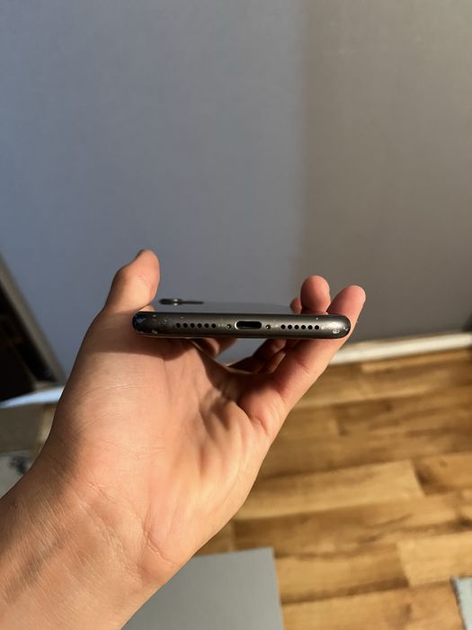 Продам айфон 11