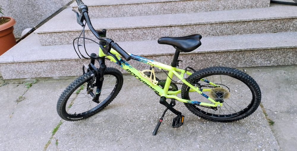 Vând bicicletă şi trotinetă