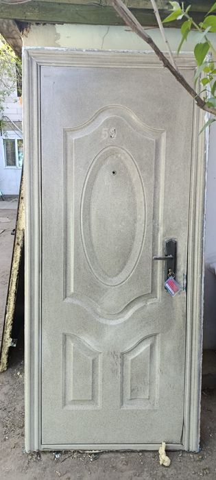 Продам металлические двери.