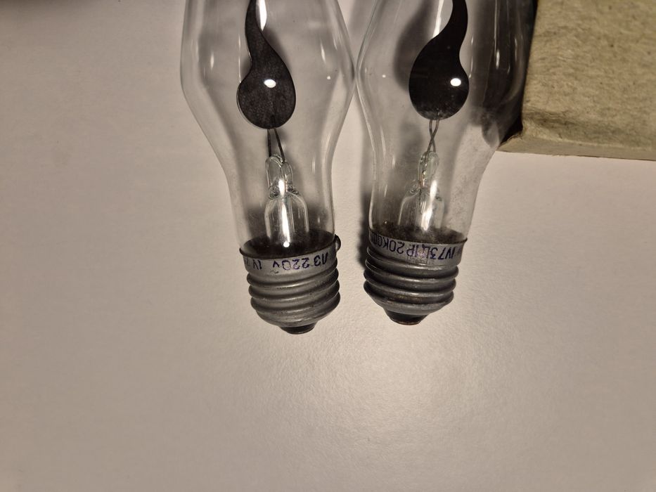 Set de 2 becuri E27 ornamentale tip flacara rosie