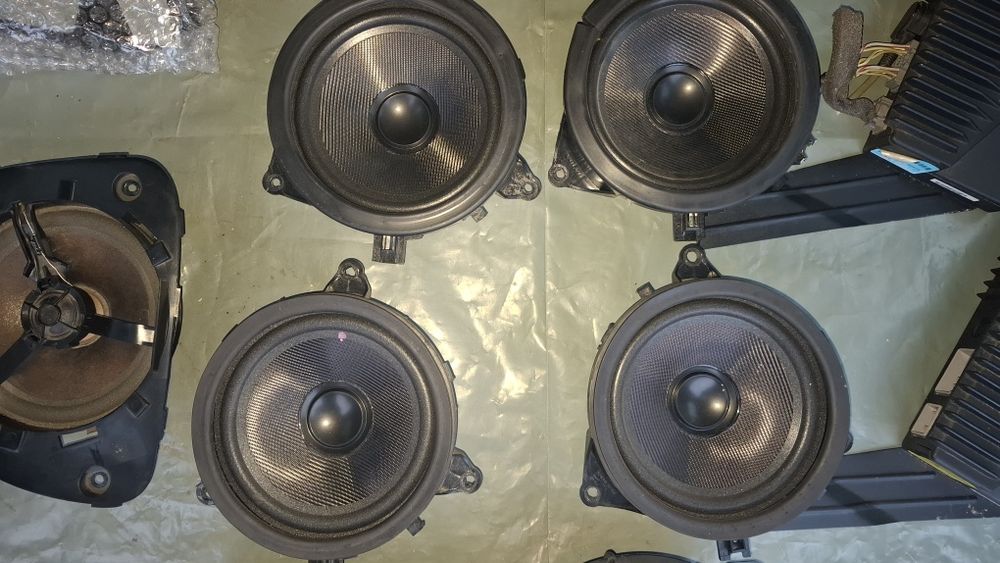 Volvo колони усилвател