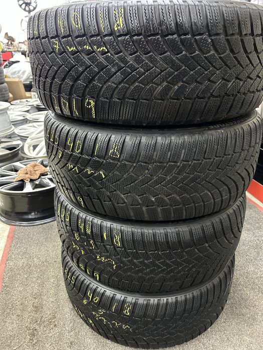 225/40/18 4 бр Зимни  Bridgestone