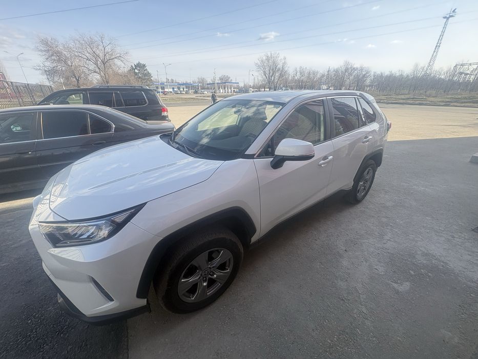 Продам Тойота Раф4