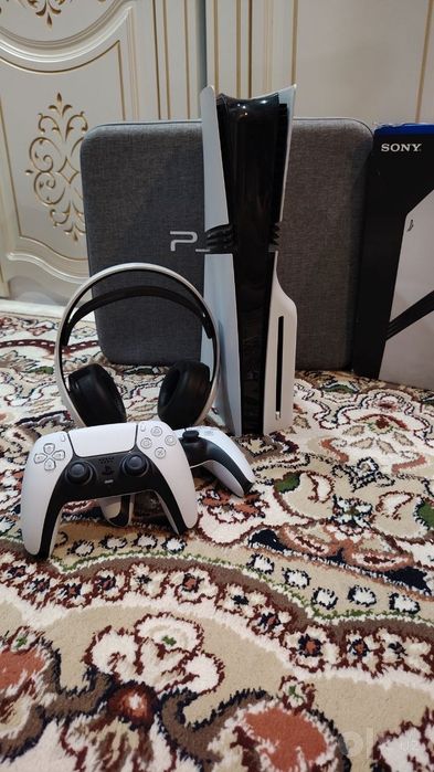 Playstation 5 pro дискаводим 2Tb CFI-7116 Deluxe 2 джойстик и диск