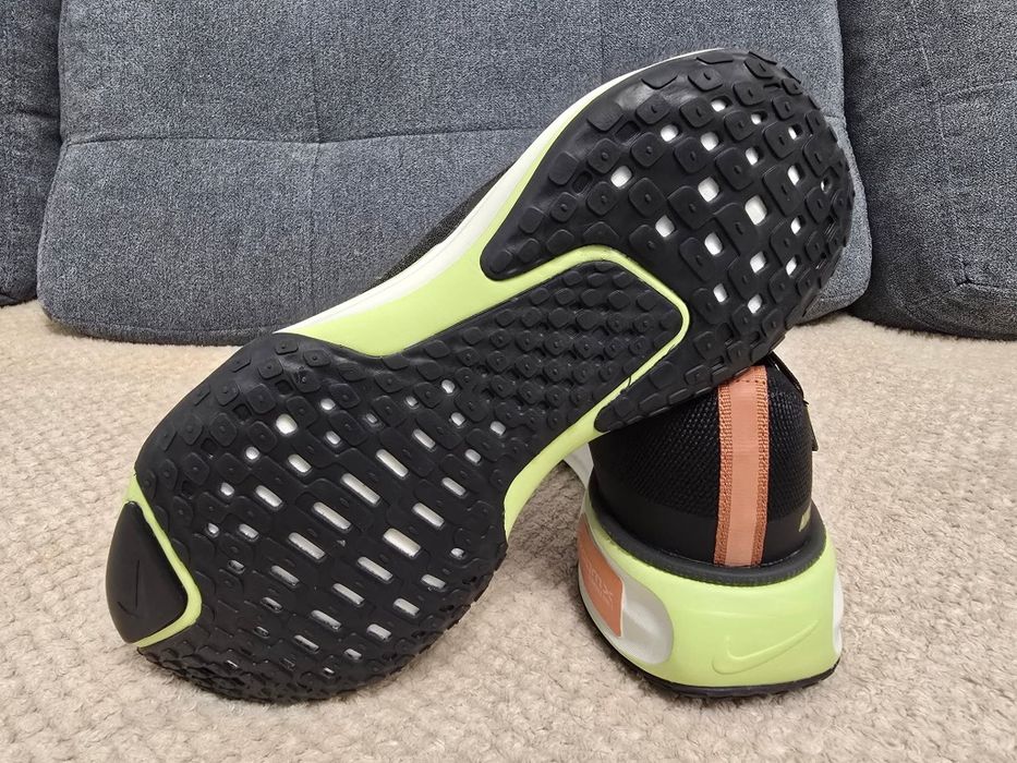 Nike invincible run nr 40 41 42 43 preț 350 lei