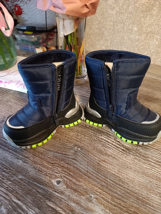 Продаются зимние ботинки на мальчика