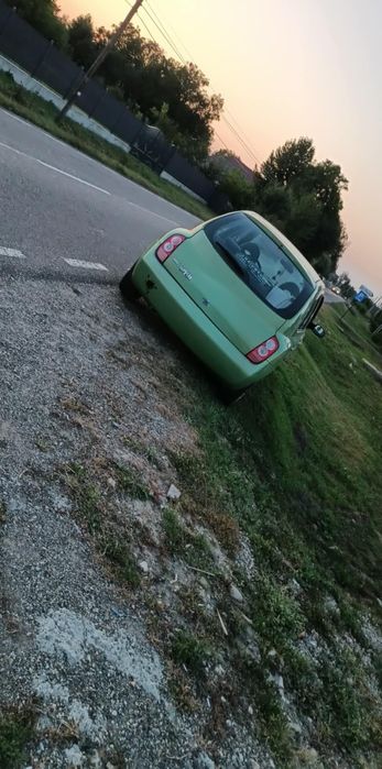Vînd Nissan micra 1.4 benzina mașină merge perfect