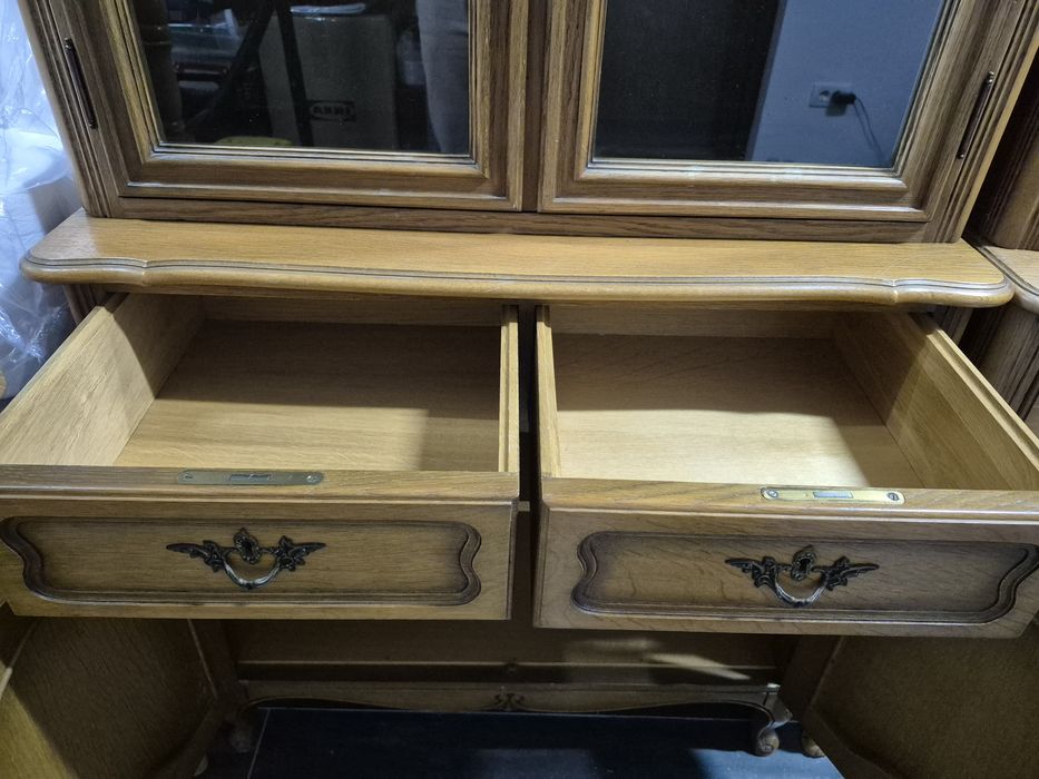 Vitrine lemn masiv inspirație Rococo