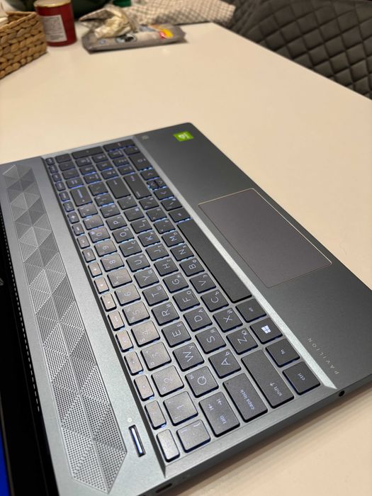 Лаптоп HP Pavilion 15 cs30