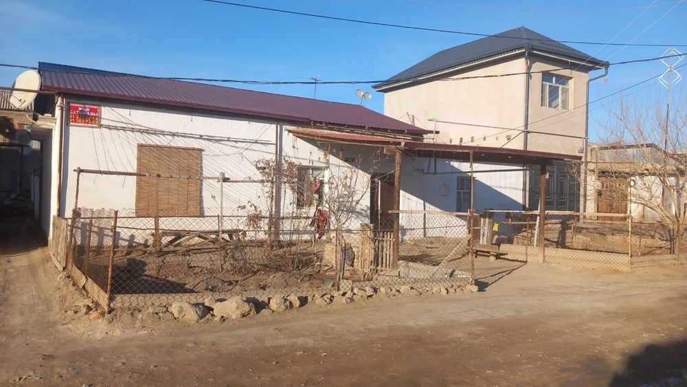 Центрда жайласқан жай сатылады