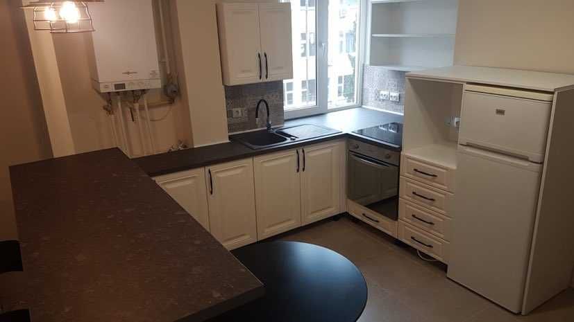 Inchiriez apartament cu 2 camere central