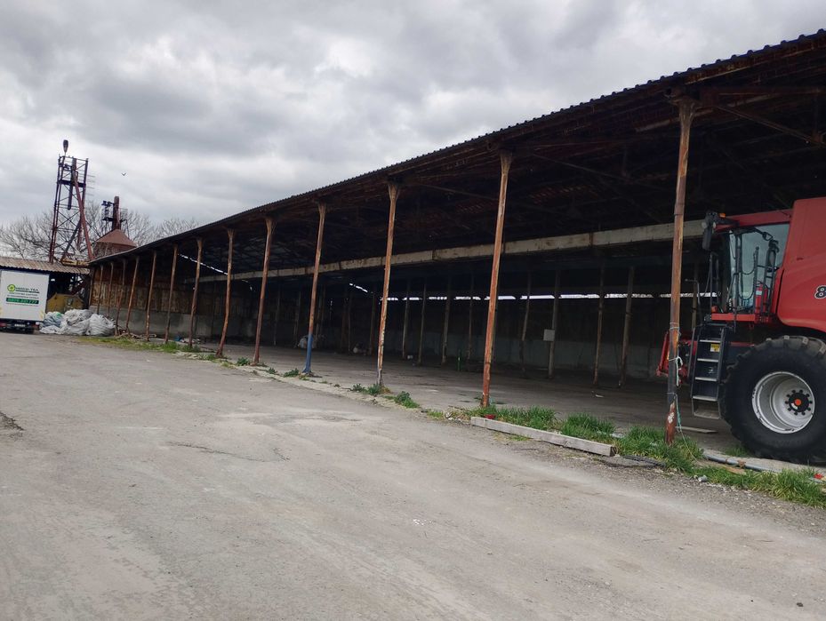 Дава се под наем Промишлена сграда в Бургас, Долно Езерово - 2400 кв.м за 2393.43 € - Снимка #4