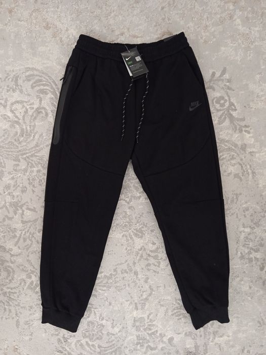 Nike tech fleece pants