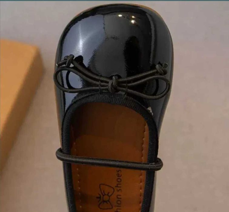 Туфли новые для девочек