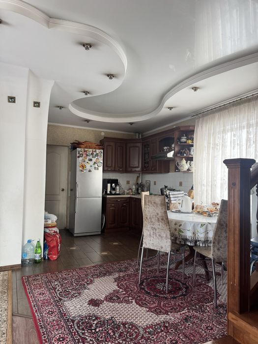 Продам приличный особняк