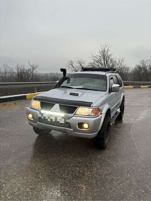 Mitsubishi pajero sport 2.5 d