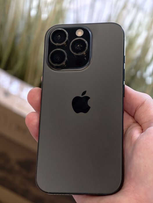 iPhone 16 Pro 256GB Black – 98% батерия, 1г+ гаранция, Перфектен!
