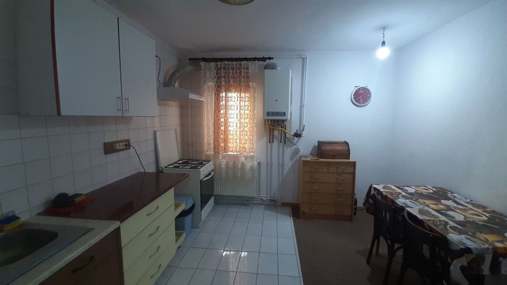 Închiriez apartament doua camere