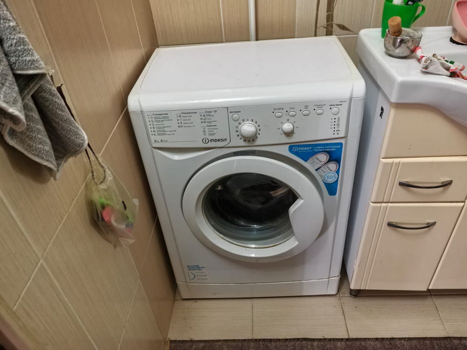 Продам стиральную машину Индесит