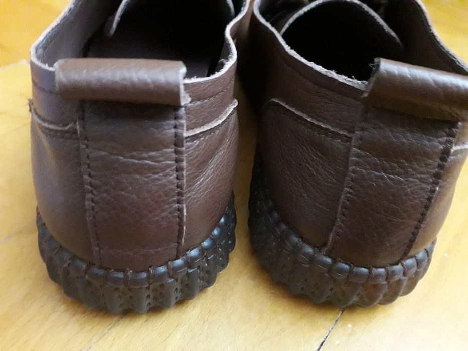 Vand pantofi din piele