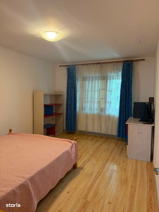 Proprietar vand casa aproape de centrul orașului Onesti