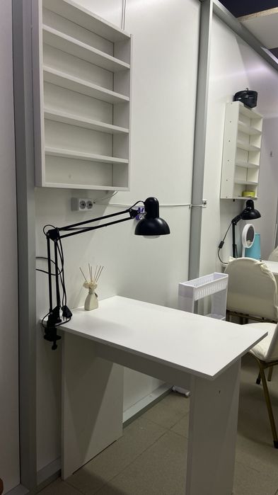 маникюрный стол