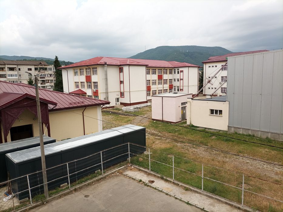 Garsonieră spațioasă, confort 1, 40,9 mp, etaj 2, complet mobilată – Târgu Ocna