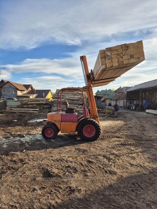 Stivuitor de teren accidentat marca fendt