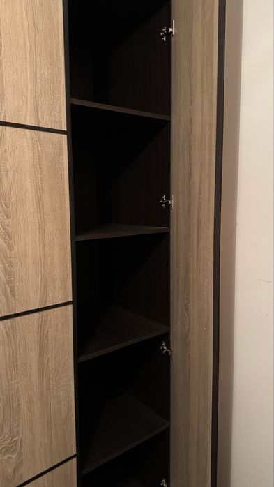 Продаётся большой шкаф