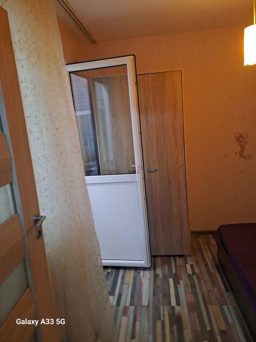Inchiriez apartament 2 camere ,strada Republicii.