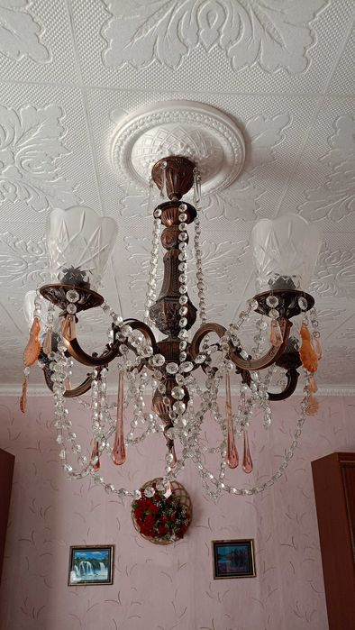 Хрустальная люстра