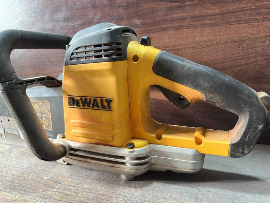 Eлектрически трион за рязане на тухли тип Алигатор Dewalt DWE397-QS