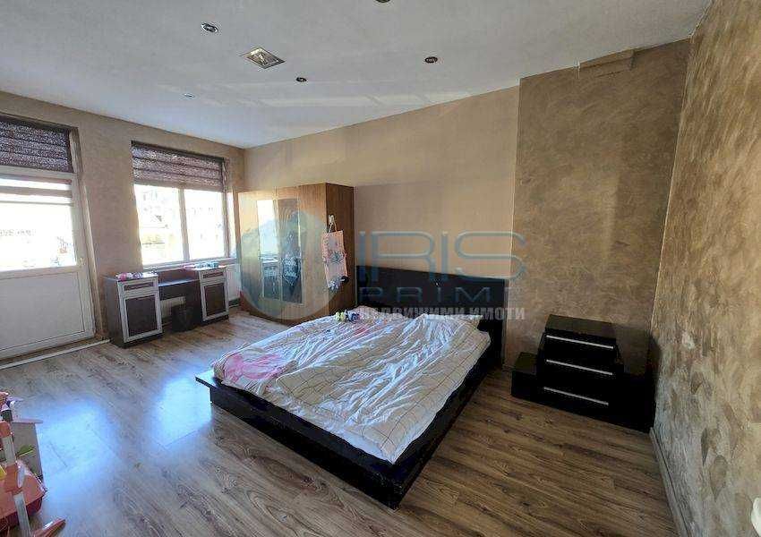Дава се под наем Етаж от къща в Шумен, Център - 120 кв.м за 124950 € - Снимка #6