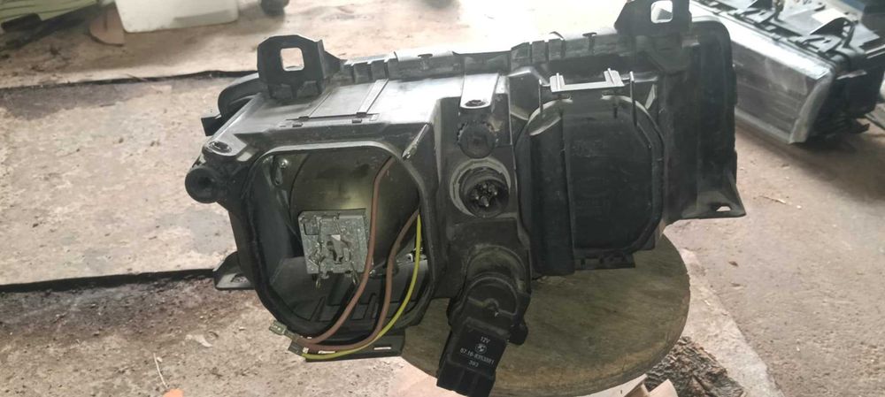 Оригинални фарове (ZKW/Bosch) с лупи и стопове за BMW E36 (Седан)
