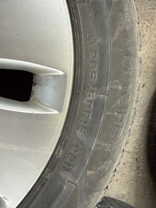 Set 4 Jante Aliaj Originale Audi R16 + Anvelope Iarnă 205/60 R16