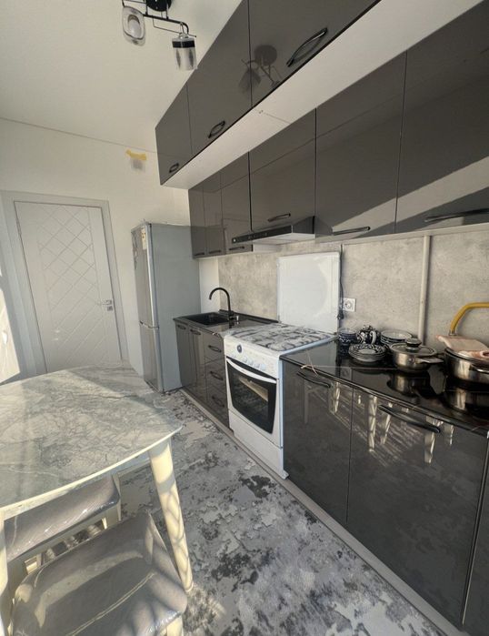 Tuzel metro yaqinida arenda bezmakler