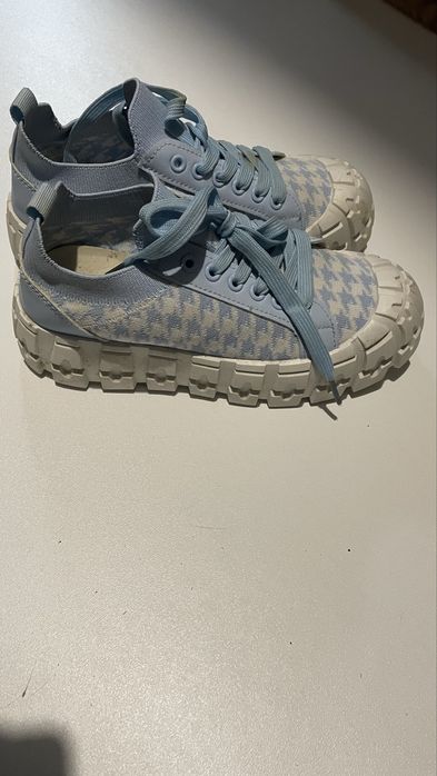 Летние кроссовки