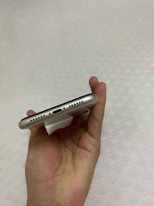 Продам айфон 11на 64г