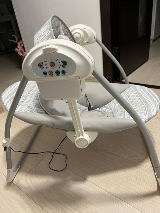 Leagăn muzical pentru copii