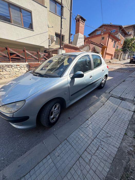 Пежо 206 Автомобил