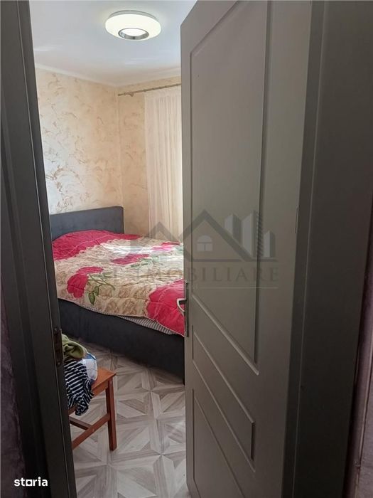 Apartament 2 camere etajul 1 zona Podu Ros