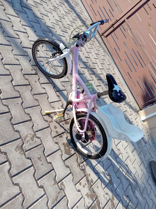 Vând bicicletă fetițe 250 lei negociabil